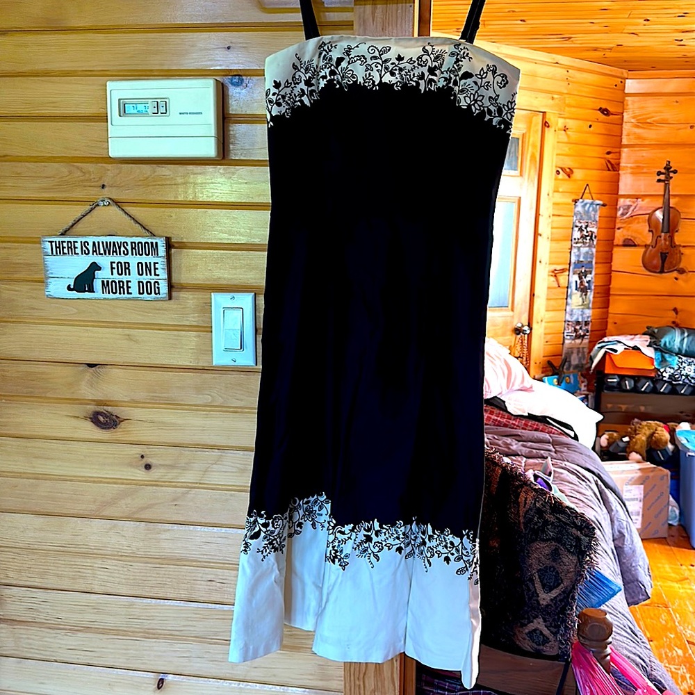 White House black market super cute optional strapless cotton dress.